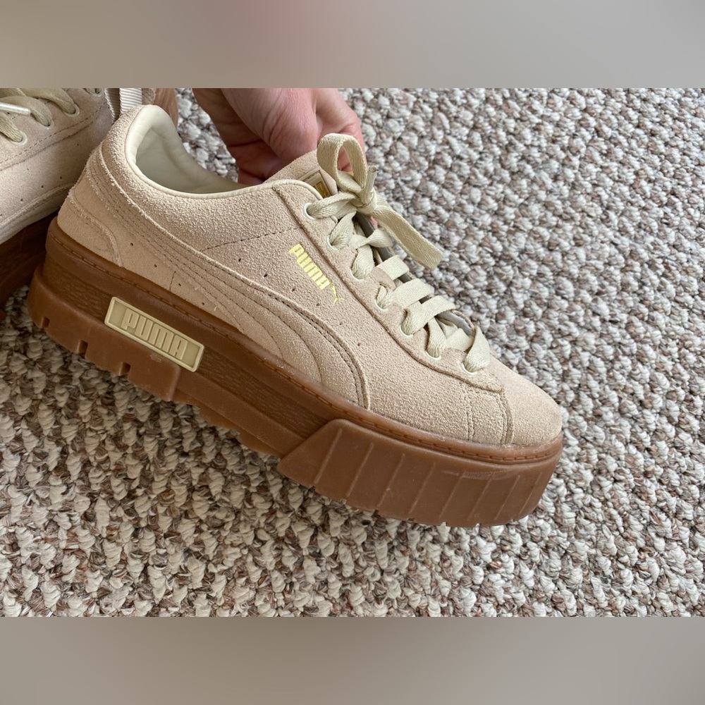 Women’s puma sneakers- lightly worn and in good condition - Picture 5 of 5